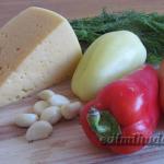 Peynirli ve sarımsaklı Bulgar biber dolması Peynirli ve yumurtalı biber tarifi