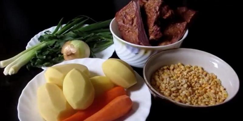 كيفية طهي حساء البازلاء باللحم البقري: وصفة