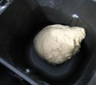 خبز الجاودار بالثوم في آلة الخبز